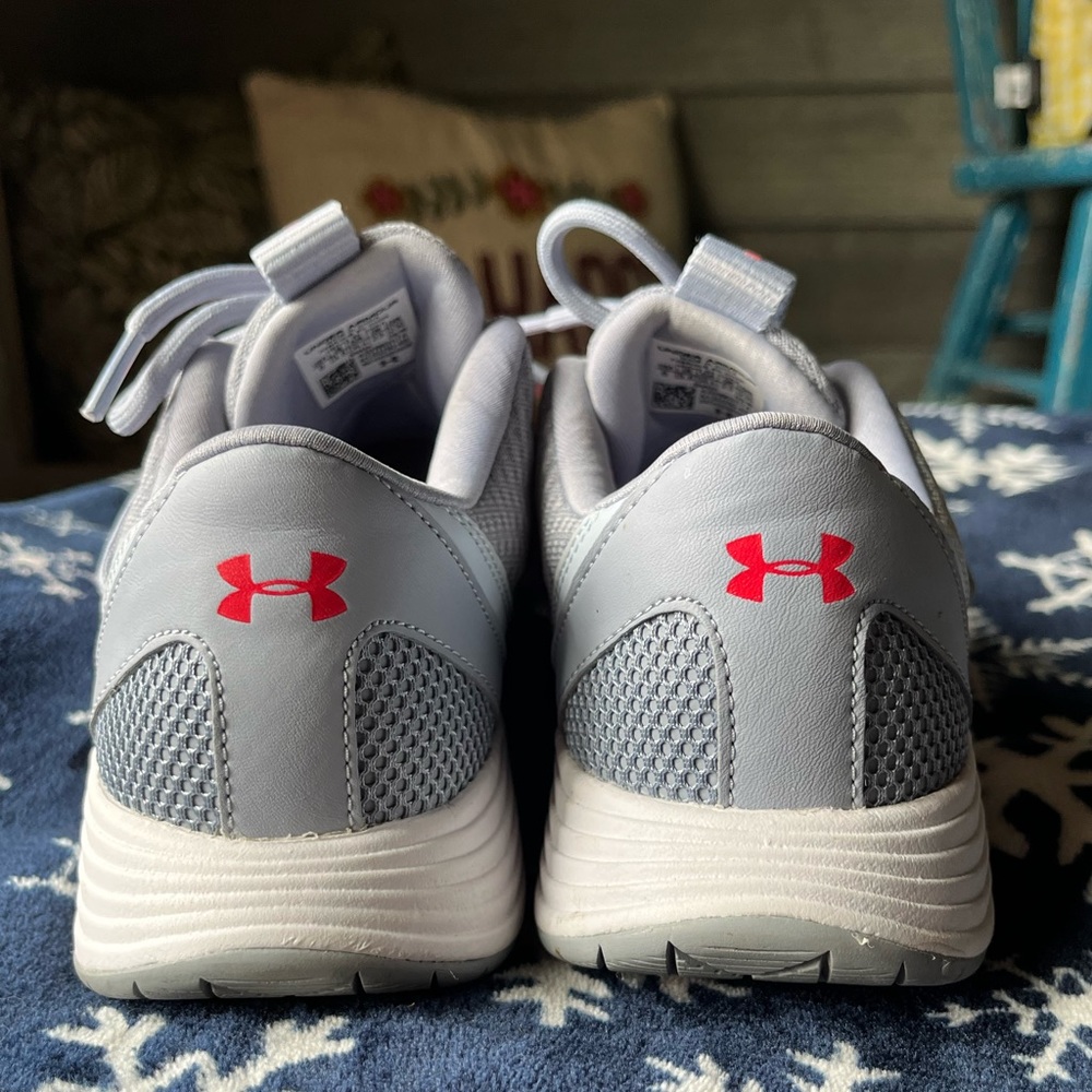 Under Armour - Picture 3 of 6